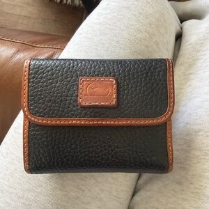 Vintage Black Dooney & Bourke Pebbled Leather Zip Wallet with Brown Trim